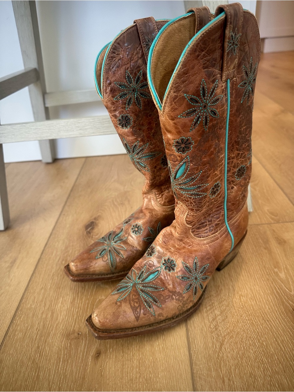 Shyanne Brown Leather Western Boots with Turquoise Floral Stitching